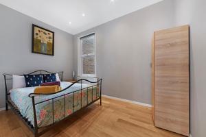 Saltram Crescent First Floor Flat Sleeps 4
