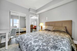 Cle Suites 2BR 1BA 5 min Walk to Cle Clinic Unit 5