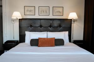 Dickson Street Inn