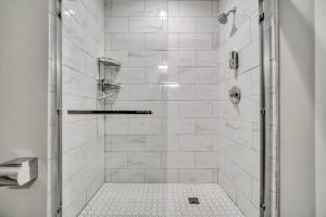 Cle Suites 1BR 1BA 5 min Walk to Cle Clinic Unit 6