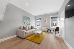 Saltram Crescent Loft Second Floor Sleeps 6