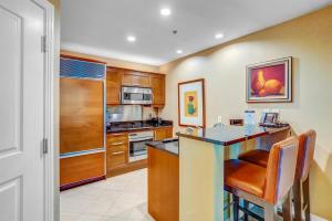 MGM 1BR Suite 7th Floor Strip View, Balcony