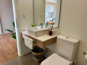 Modern & Bright Studio