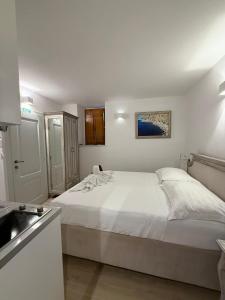 Dubrovnik Throne Suite I