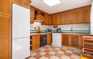 4 Bedroom Awesome Home In Salobreña