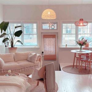 Cozy Coach House