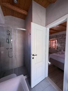 Dubrovnik Throne Suite IV