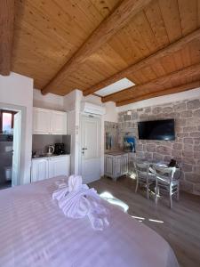 Dubrovnik Throne Suite IV