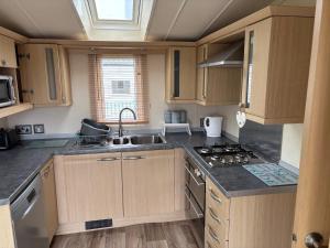 The Beach Hideaway Pet Friendly 2 Bedroom Static Caravan Clarach Bay