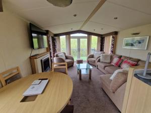 The Beach Hideaway Pet Friendly 2 Bedroom Static Caravan Clarach Bay