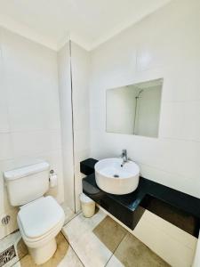 Estudio industrial con balcón