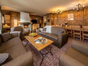 Chalet in Paradiski with Stunning Views