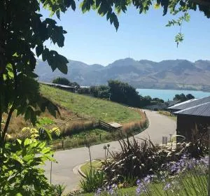 Luxury Diamond Harbour Retreat with Ocean Views -  Lyttelton
