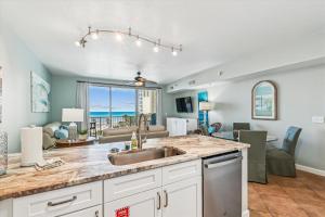 Shores of Panama 521 - 2 Bedroom Bunks Sleeps 6, Reserved Parking! condo