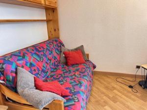 Studio cabine - 4 couchages, à lentrée de Risoul 1850, proche commerces et navette gratuite - FR-1-330-176