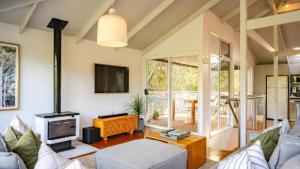 Walk To Beautiful Beach and Bushwalking Trails