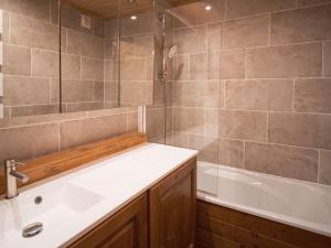 Confort moderne à Val Thorens – 5 pers, skis aux pieds, quartier calme - FR-1-637-87