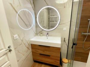 Maisons de vacances Charmant gite a Langeais avec terrasse et wifi inclus pour 4 personnes - FR-1-381-616 : photos des chambres