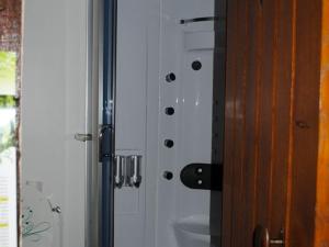 Maisons de vacances Gite calme avec Spa en ete, animaux acceptes, parcage, pour 8 personnes - FR-1-586-64 : photos des chambres