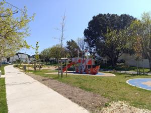 Appartements Appartement duplex 4-5 pers., proche thalasso avec Wi-Fi et parking - FR-1-639-23 : Appartement