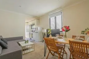 Dynamic 2 Bedroom home close to city buzz Darling St 2 E-Bikes Included - Sidney