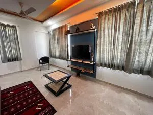 Anahat Host All Rider 2bhk Appartment 2 bed AC - Nashik