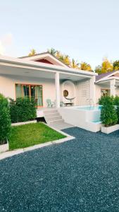 2-Bedroom Pool House