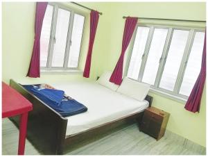 HOTEL PREMIUM PUJA Near Mandirpara JHEEL
