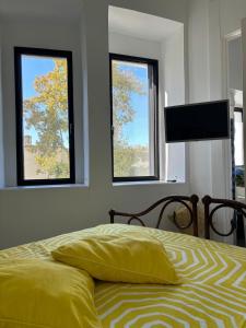 Capri Kronos Design Suites - 2 king beds, with gym, SPA & jacuzzi