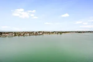 Luxury on the Lake - Grange