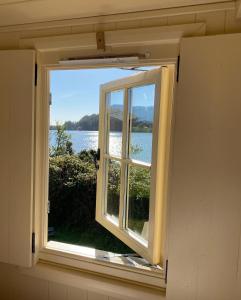 The Secret Shepherds Hut- Off Grid Retreat