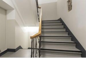 Old Town Quiet Rooftop Studio Apartment