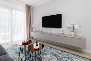 Amores Luxury Suite by Belmont Realty