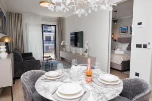 Amores Luxury Suite by Belmont Realty