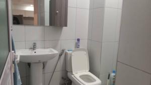 2 bedroom apartment with 2 pools