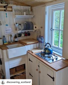 The Hidden Shepherds Hut- Off Grid Retreat