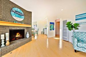 Ocean Views Walk to the Beach with King Suite