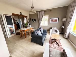 Quaint Seaside Cottage