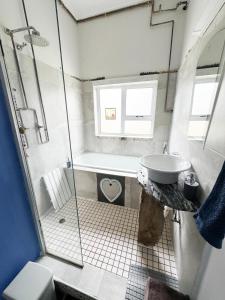 Quaint Seaside Cottage