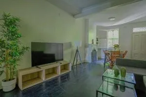 Spacious 3 Bedroom House Glebe with 2 E-Bikes Included - Glebe