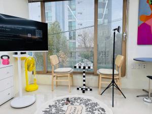 401, Atelier Seongsu Riverside Loft Cherry Blossom Road Han River airport bus