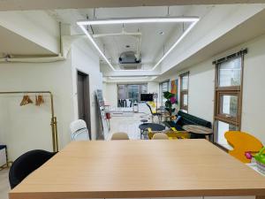 401, Atelier Seongsu Riverside Loft Cherry Blossom Road Han River airport bus