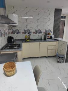 APPARTEMENT f1 ANNABA CENTRE VILLE