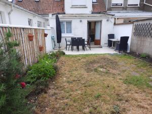 Maisons de vacances Maison Chez Lili a 200 m de la plage ,jardin prive et clos : photos des chambres