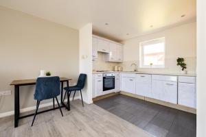 2 Bed Balcony Flat near Wembley Park