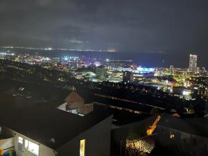 Elegant room with sea and garden view in Swansea city centre