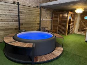Maisons de vacances Le vermeil - demeure de charme avec spa - Borne de recharge electrique : photos des chambres