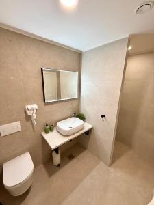 Cloud9 Airport Rooms