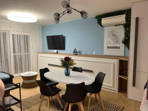 Blue Breeze Apartments