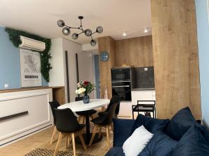 Blue Breeze Apartments